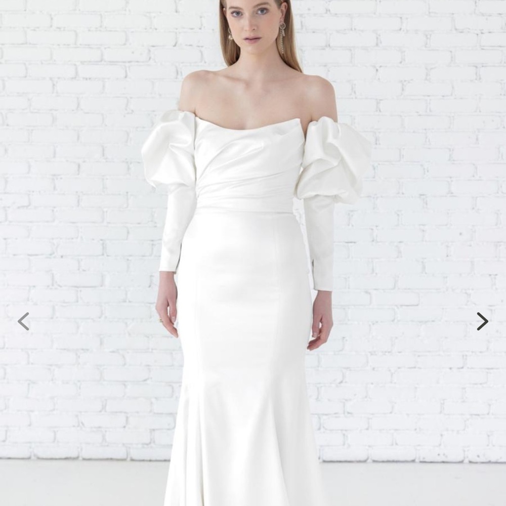 Chic Strapless (with add-on sleeves) White Wedding Dress